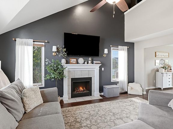 5th image of 12303 Cliff View Ct