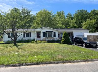 142 Treetop Ave, Springfield, MA 01118