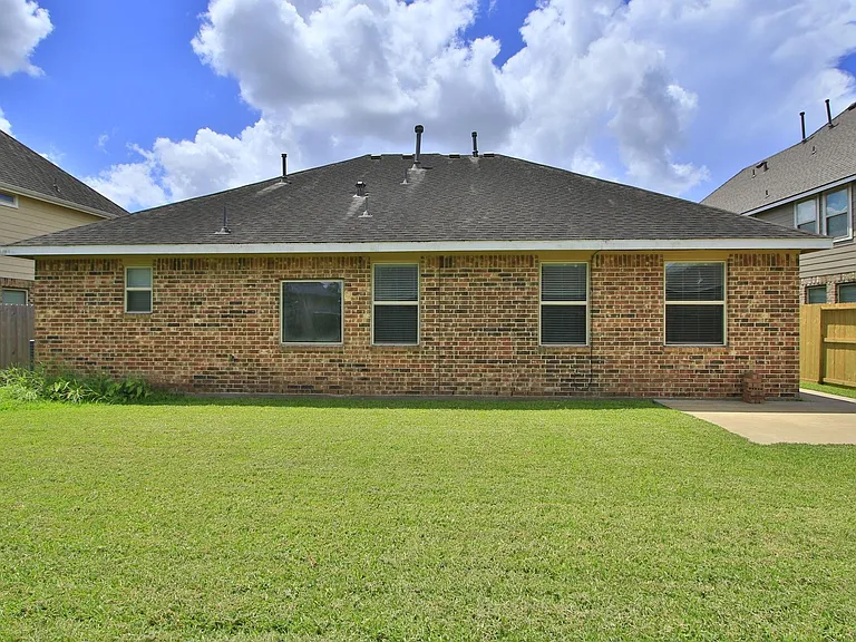 271 Westwood Dr — Photo 44