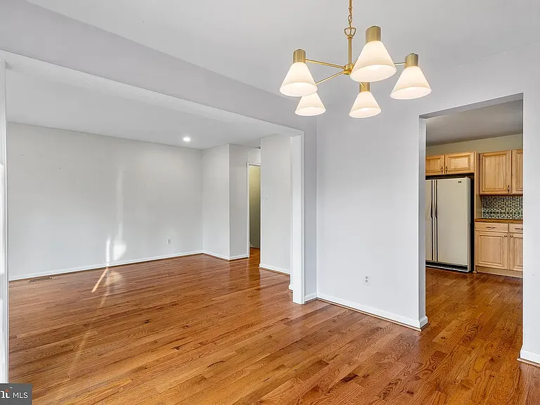 60 Iroquois Ct — Photo 26
