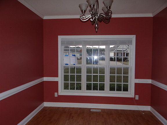 4th image of 213 Sedgefield Dr