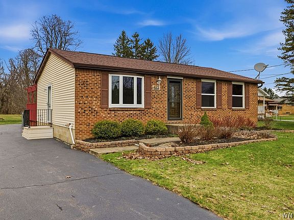 3rd image of 422 Rowley Rd