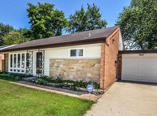 7447 Lyons St, Morton Grove, IL 60053