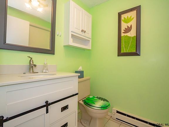 4th image of 32B Woodcliffe Dr