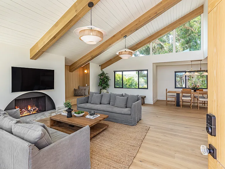 3525 Coast View Dr — Photo 50