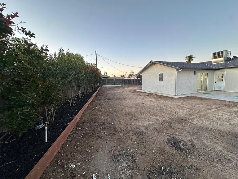 13000 Lorenzo Ct — Photo 46