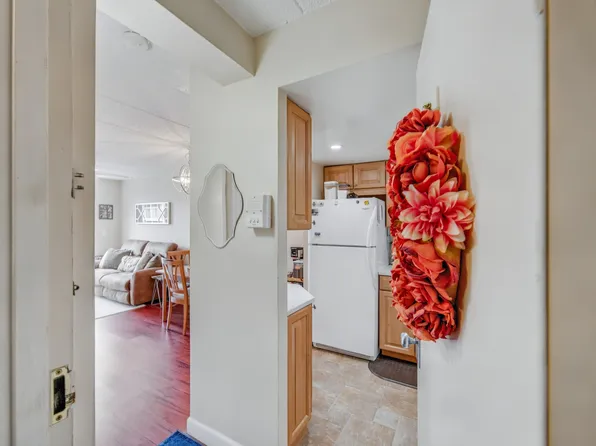 9977 Shore Road image 3 of 27