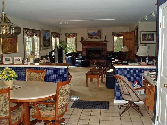 dining area / family room