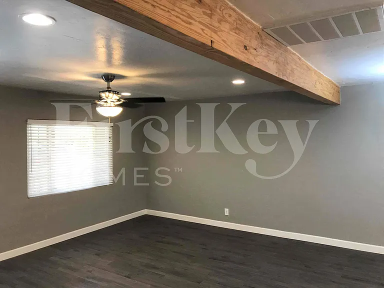 4319 N 15th Ave — Photo 9