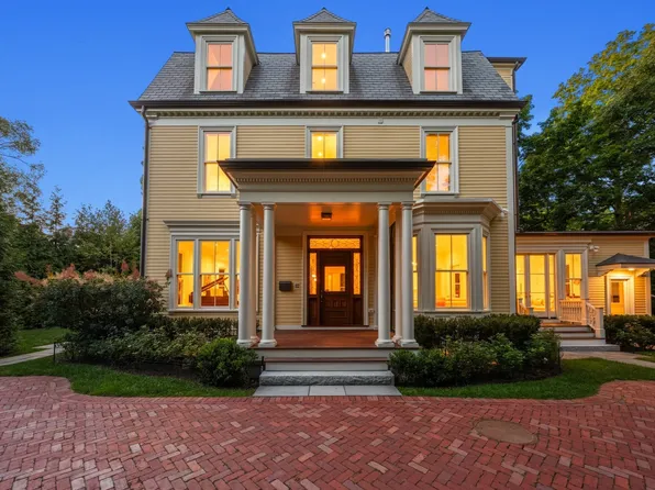 68 Sparks St, Cambridge, MA 02138