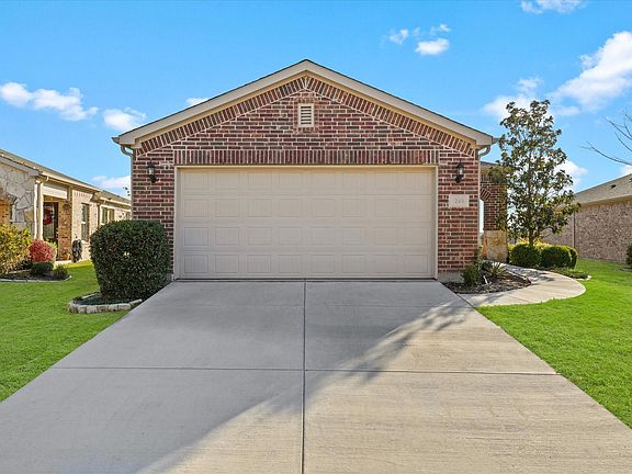 3rd image of 245 Mariposa Ln