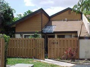 3918 NW 77th Ave, Davie, FL 33024