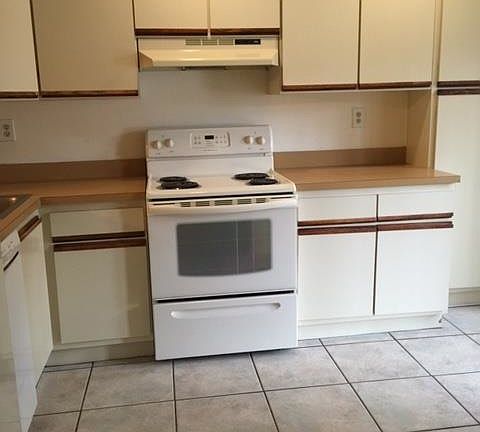 4th image of 4801 NW 82nd Ave