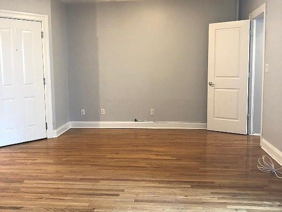 2nd image of 39 Sidney Pl APT 1