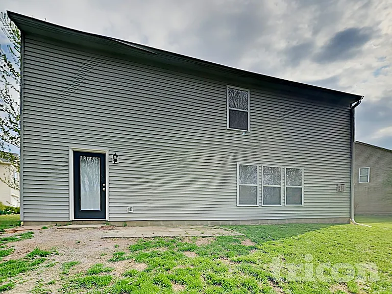 7921 Crackling Ln — Photo 32