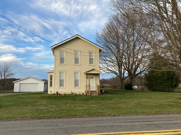956 Depot Rd, Waterford, PA 16441