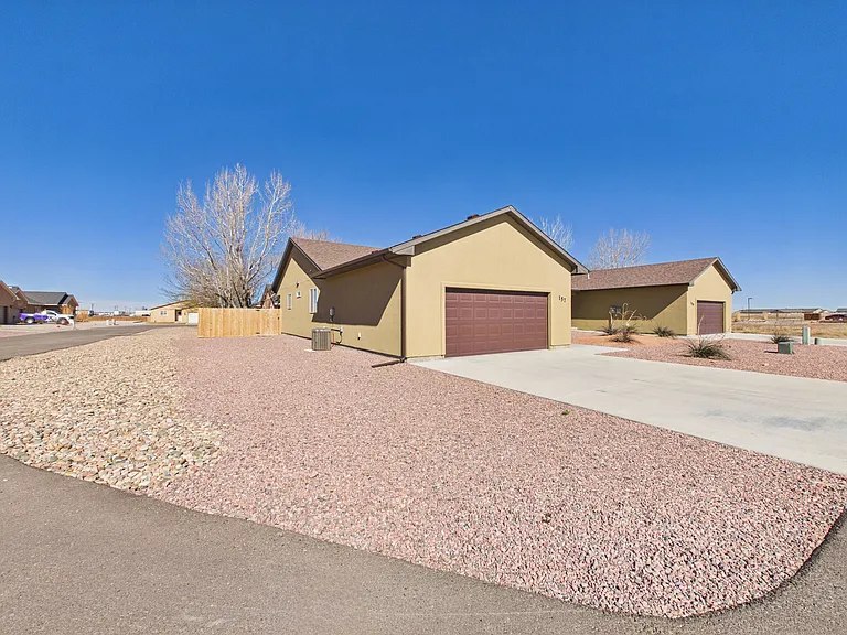 157 S Stardust Cir — Photo 2