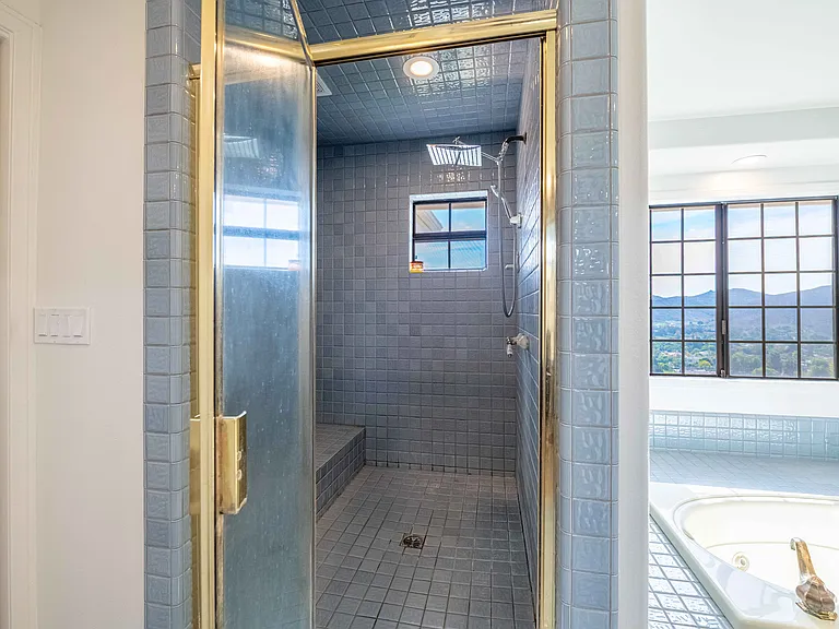 11300 Highridge Ct — Photo 30