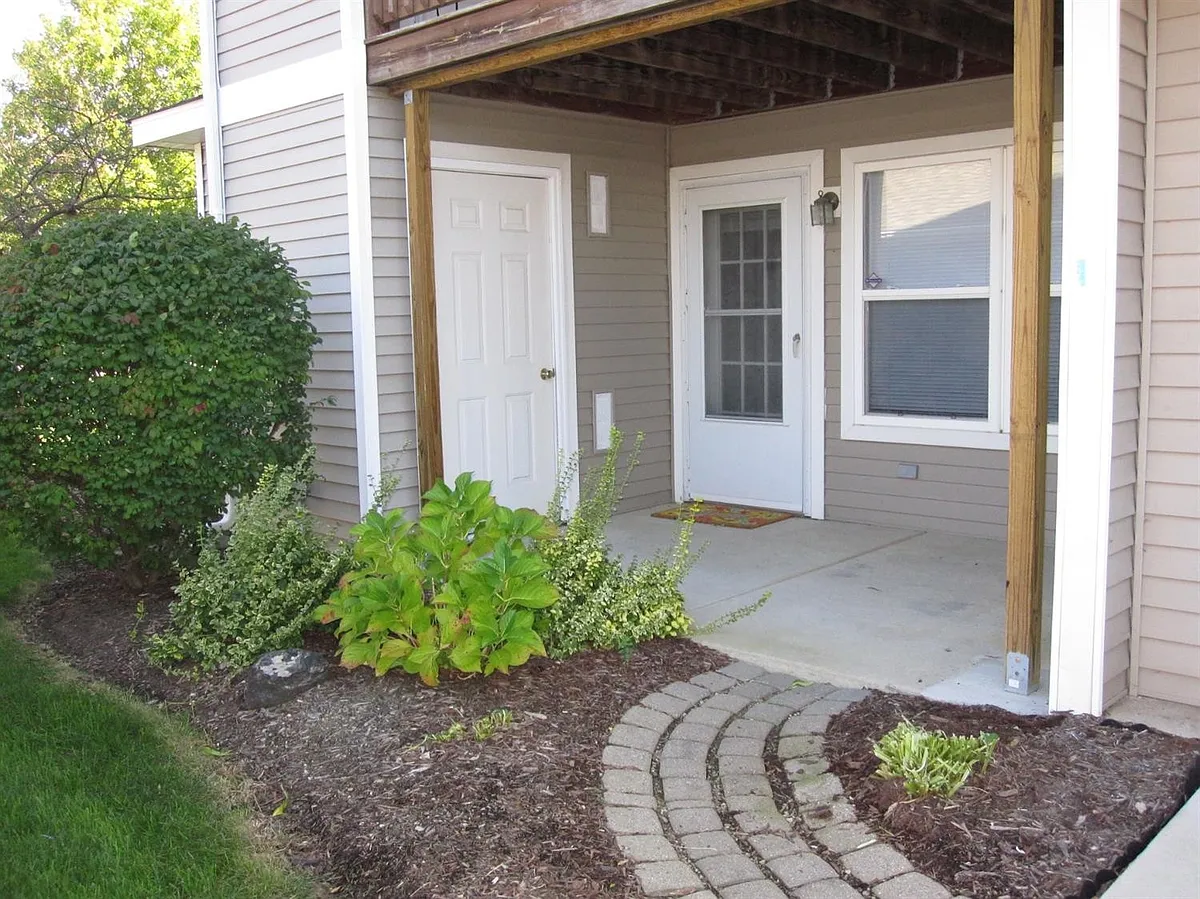 Building Photo - 1419 Millbrook Trl