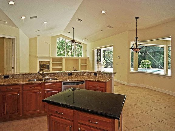 4th image of 753 Bridgecreek Ct