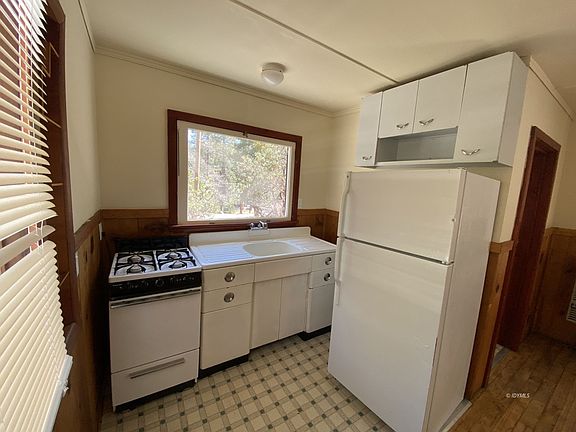 2nd image of 25065 Laurel Dr #7