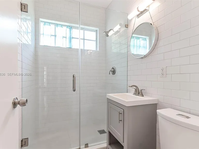 21 Madeira Ave #18 — Photo 11