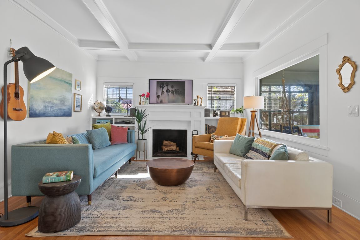 next background image