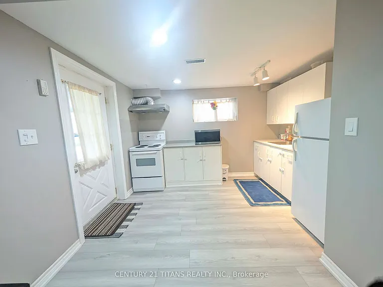 18 Frazer Rd — Photo 6
