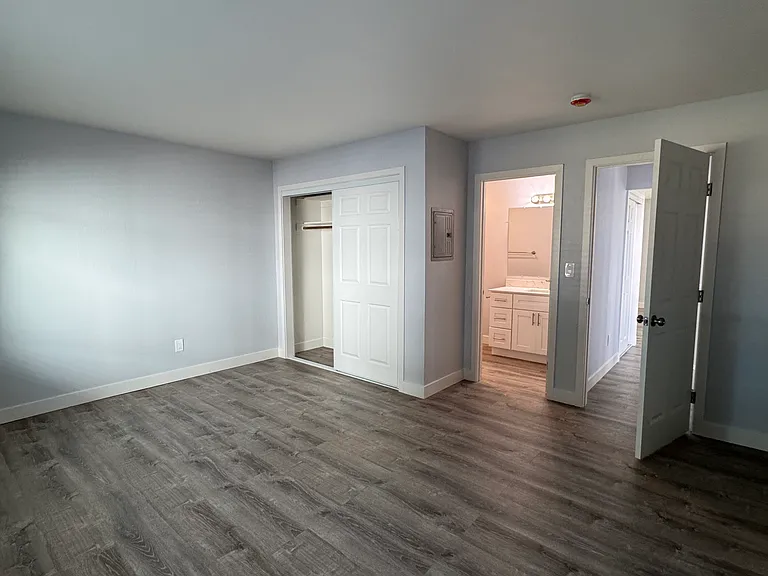 Silicon Valley Apartments — Photo 32