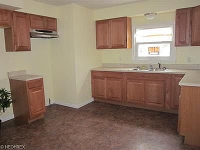 4th image of 1329 W 11th St