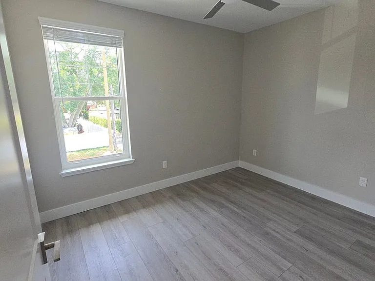 701 Bates Ave SW — Photo 5