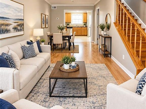 5th image of 3013 Ridgelake Dr APT 201