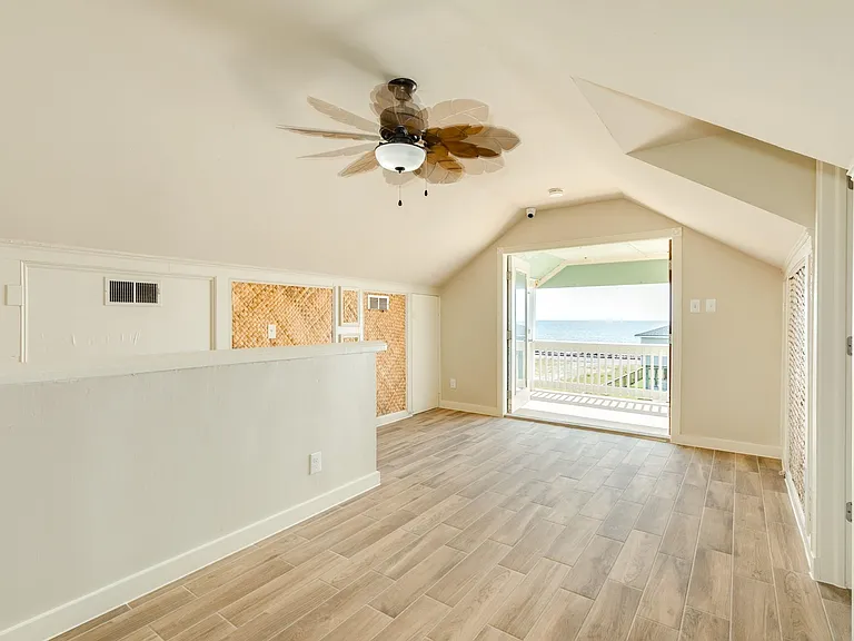 805 Seashell Dr — Photo 14