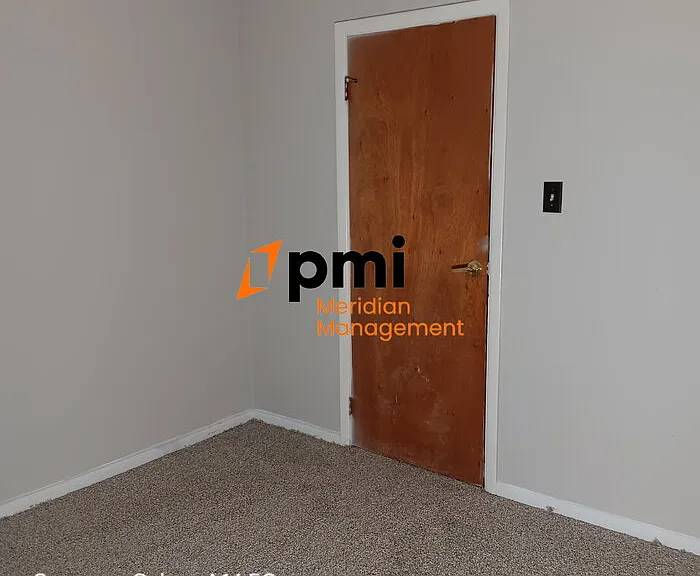 2209 N Elizabeth St — Photo 2