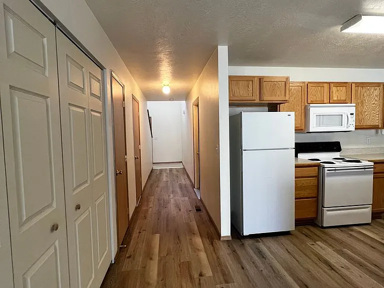 5503 Glenridge Way — Photo 9