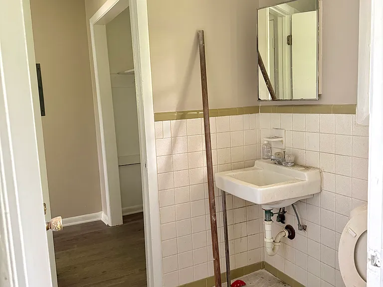 917 Sloan St #915 — Photo 7