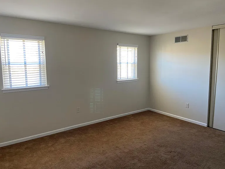 277 Shirley Dr #2 — Photo 7