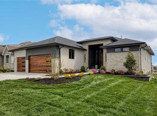 4511 W 136th St, Leawood, KS 66224