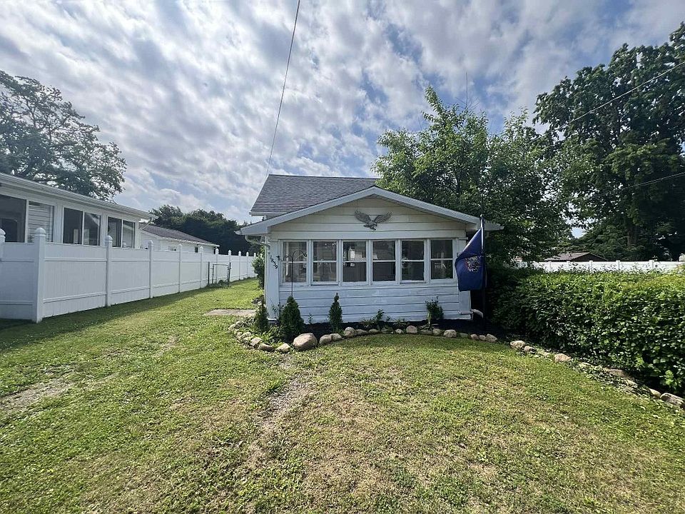 1st image of 1839 W 32nd St