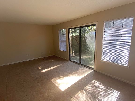5th image of 3701 Donovan Dr APT B