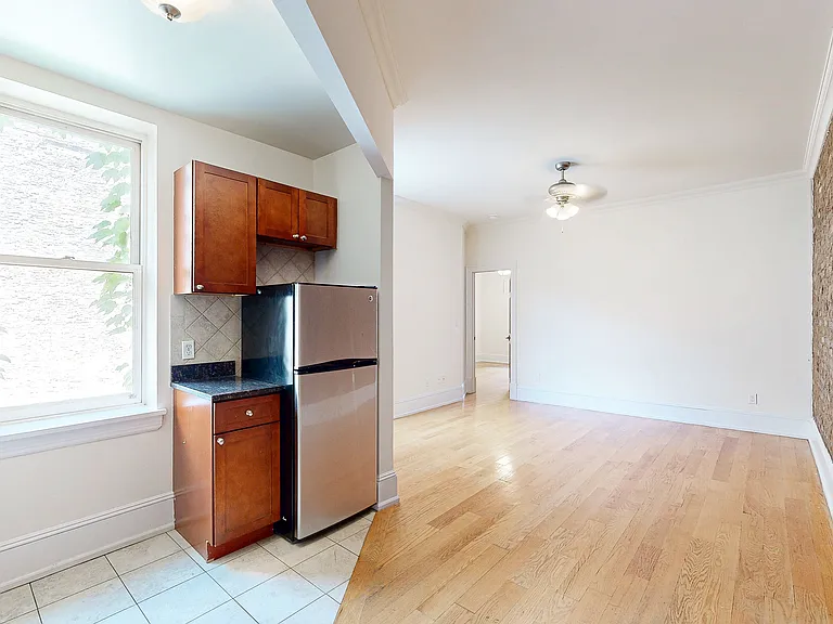 312 W 48th St #22 — Photo 8