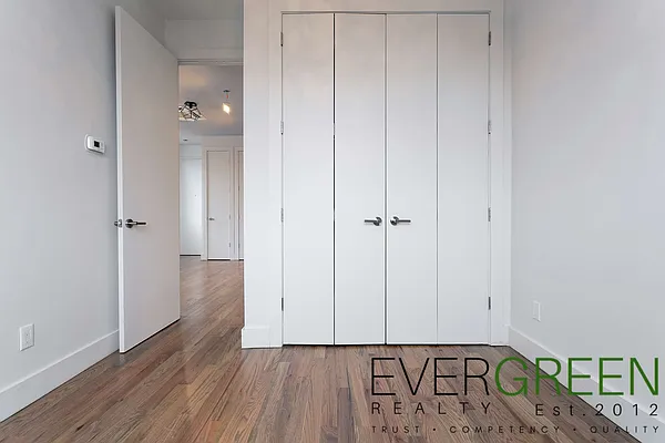 Rented by Evergreen Apartments BK | media 19