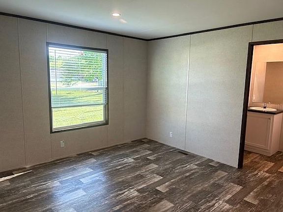 4th image of 123 Buttercup Cir