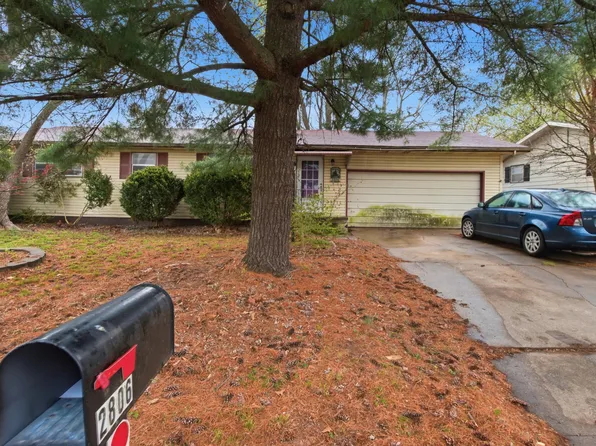 2806 W Chicago Street, Springfield, MO 65803