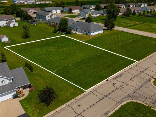 Northwood Dr #76, Seymour, WI 54165