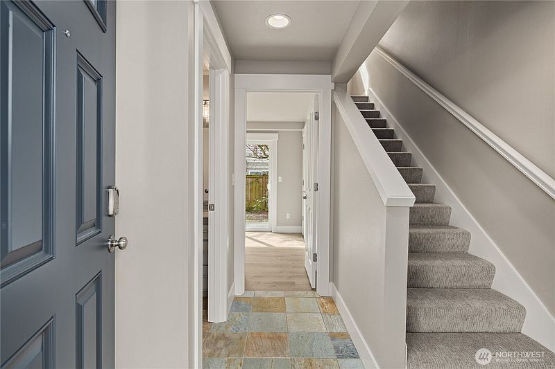 5th image of 5015 A 8th Avenue NW