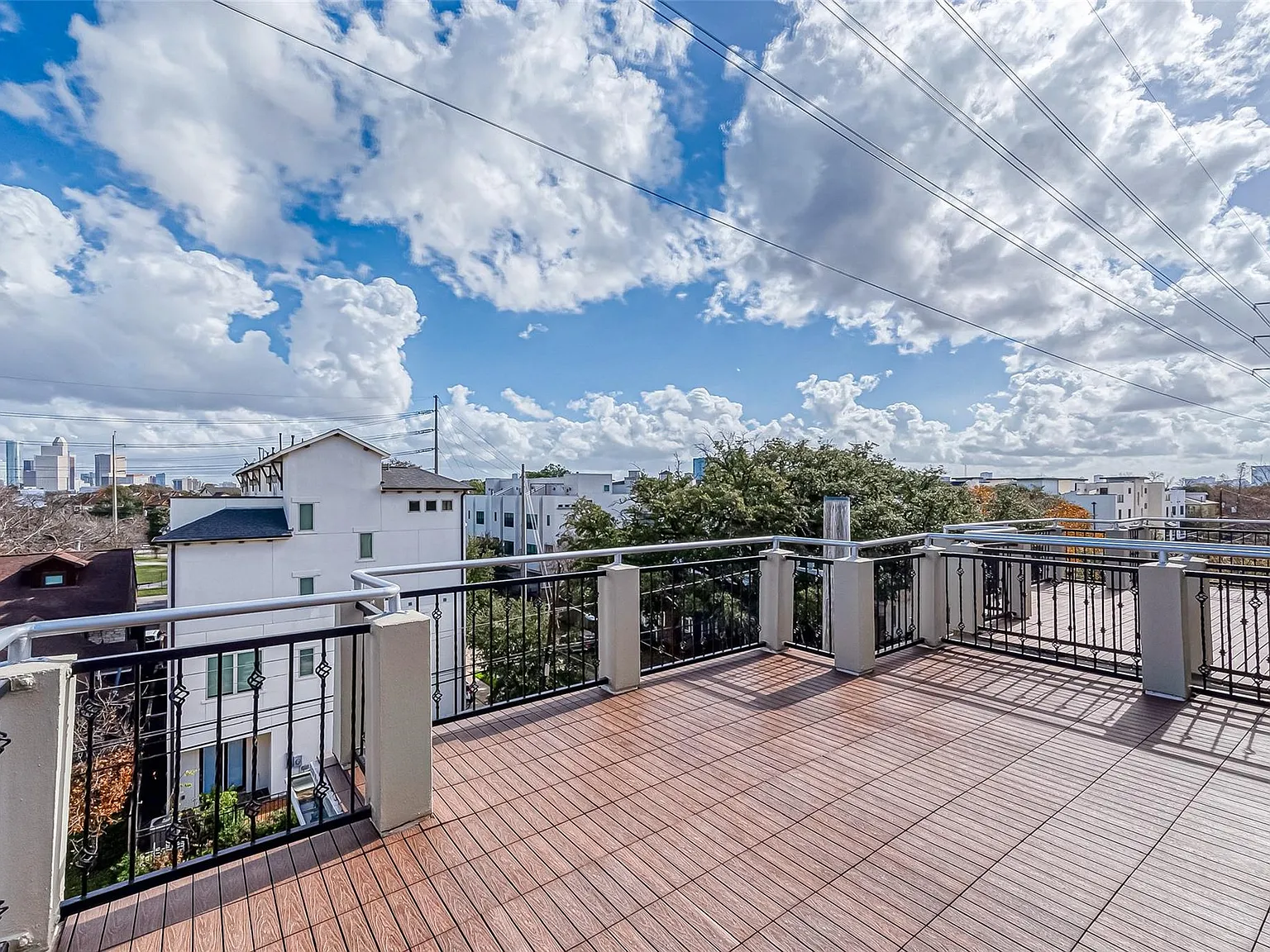 3 bed, 3.5 bath, 2512 sqft, $4,500 — Photo 3