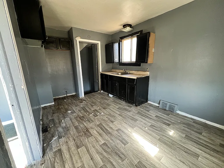 14383 Maddelein St — Photo 4