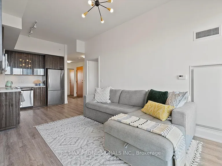 30 Shore Breeze Dr #1422 — Photo 10