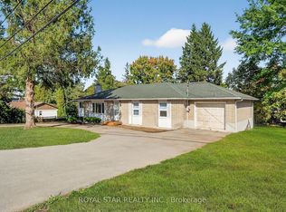 10 Delong Dr, Ottawa, ON K1J 7E6